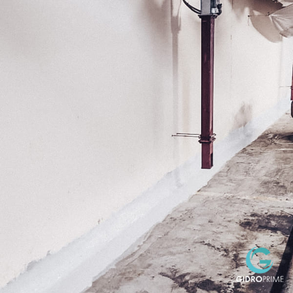 Гидроизоляция примыканий стена-пол в подземном паркинге (17)